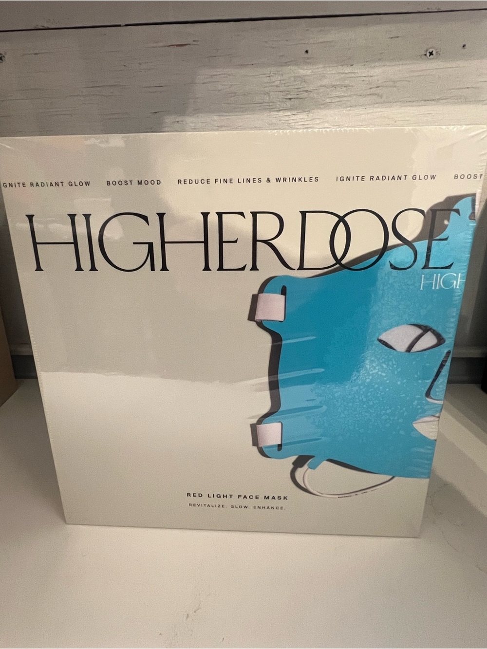 HIGHERDOSE Blue Red Light Face Mask - Sleek Wearable Design